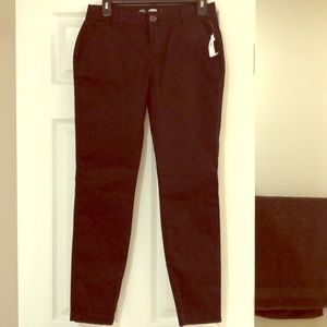 Black, NWT Old Navy skinny dress pants
